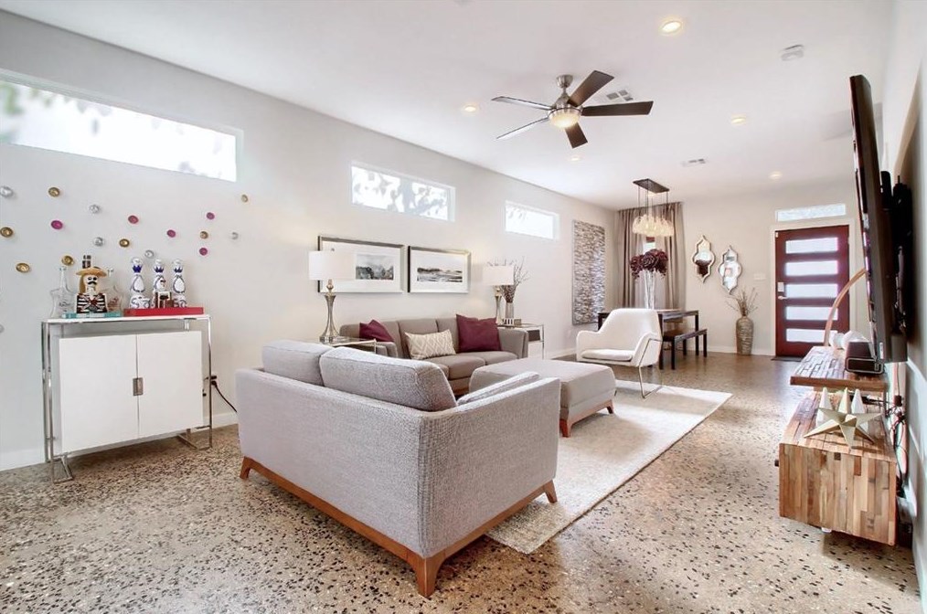 1127 Salina St, Austin TX  78702-2729 exterior