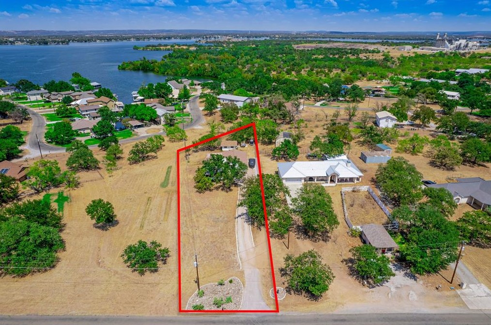 3201 Oak Rdg Dr, Cypress Mill TX  78654-4181 exterior