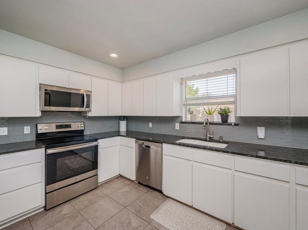 3201 Oak Rdg Dr, Cypress Mill TX  78654-4181 exterior