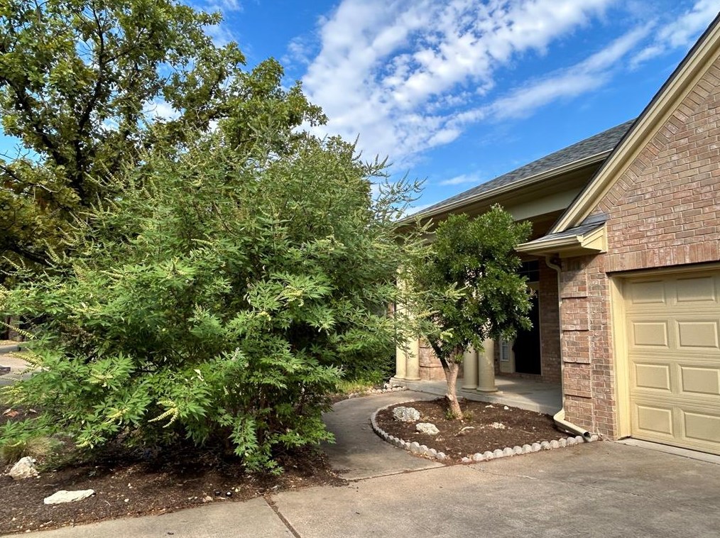 5356 Magdelena Dr, Austin TX  78735-6378 exterior