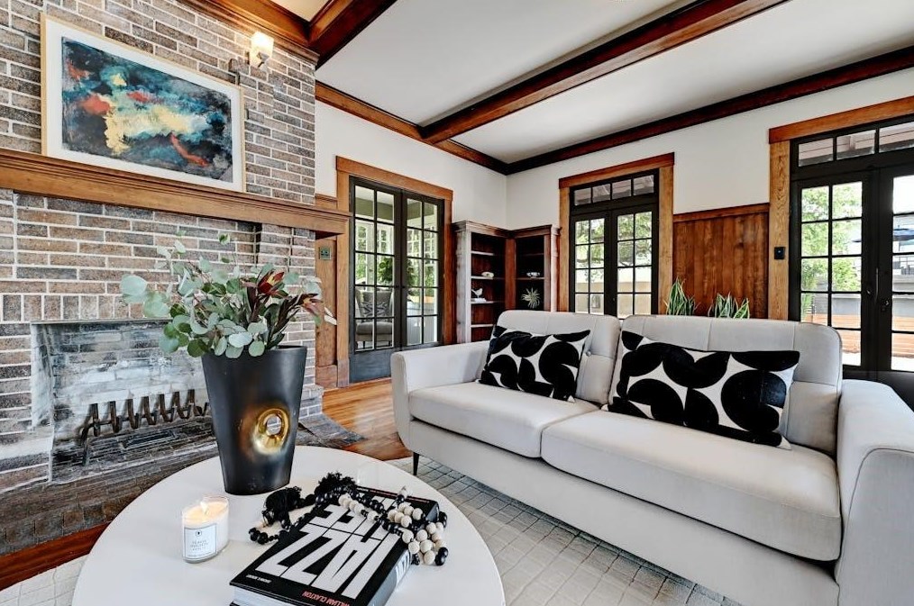 1201 Travis Heights Blvd, Austin TX  78704-2526 exterior