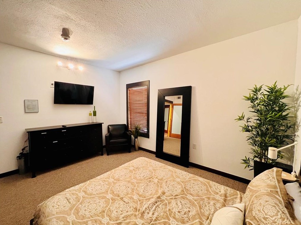 1301 S 1st St # 1, Austin, TX