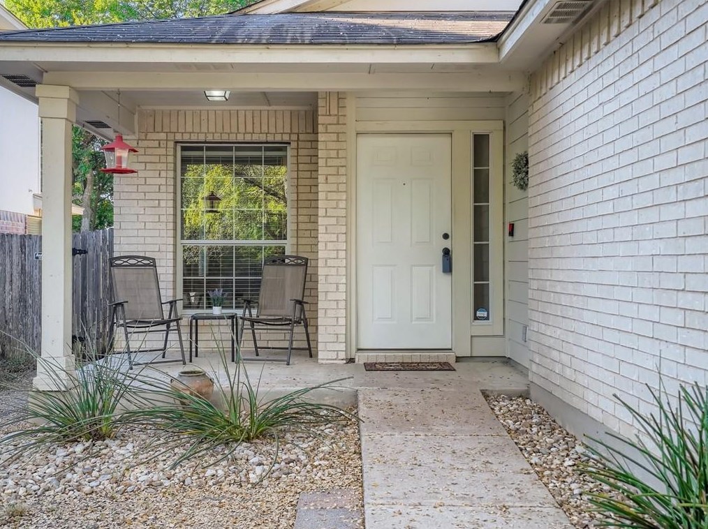 1909 Ralph C Craig Ln, Austin TX  78748-4002 exterior