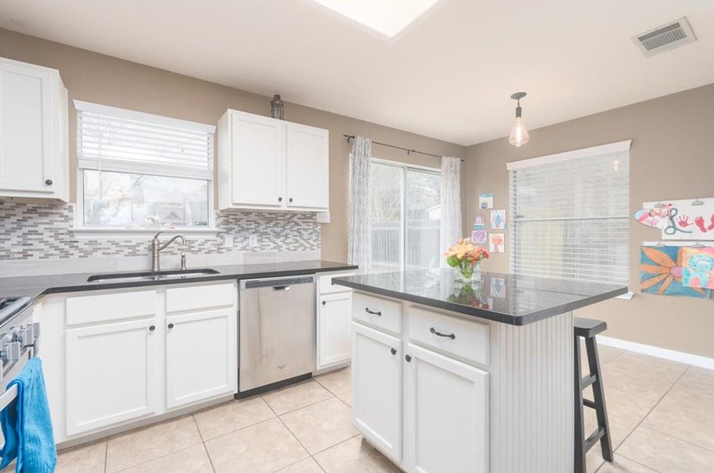 8928 Frock Ct, Austin TX 78748-5331 exterior