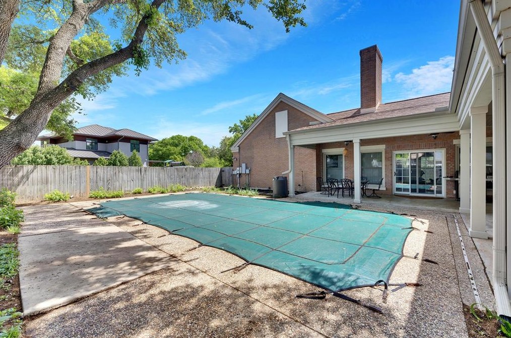 911 Ridgewood Rd, Austin TX  78746-5551 exterior