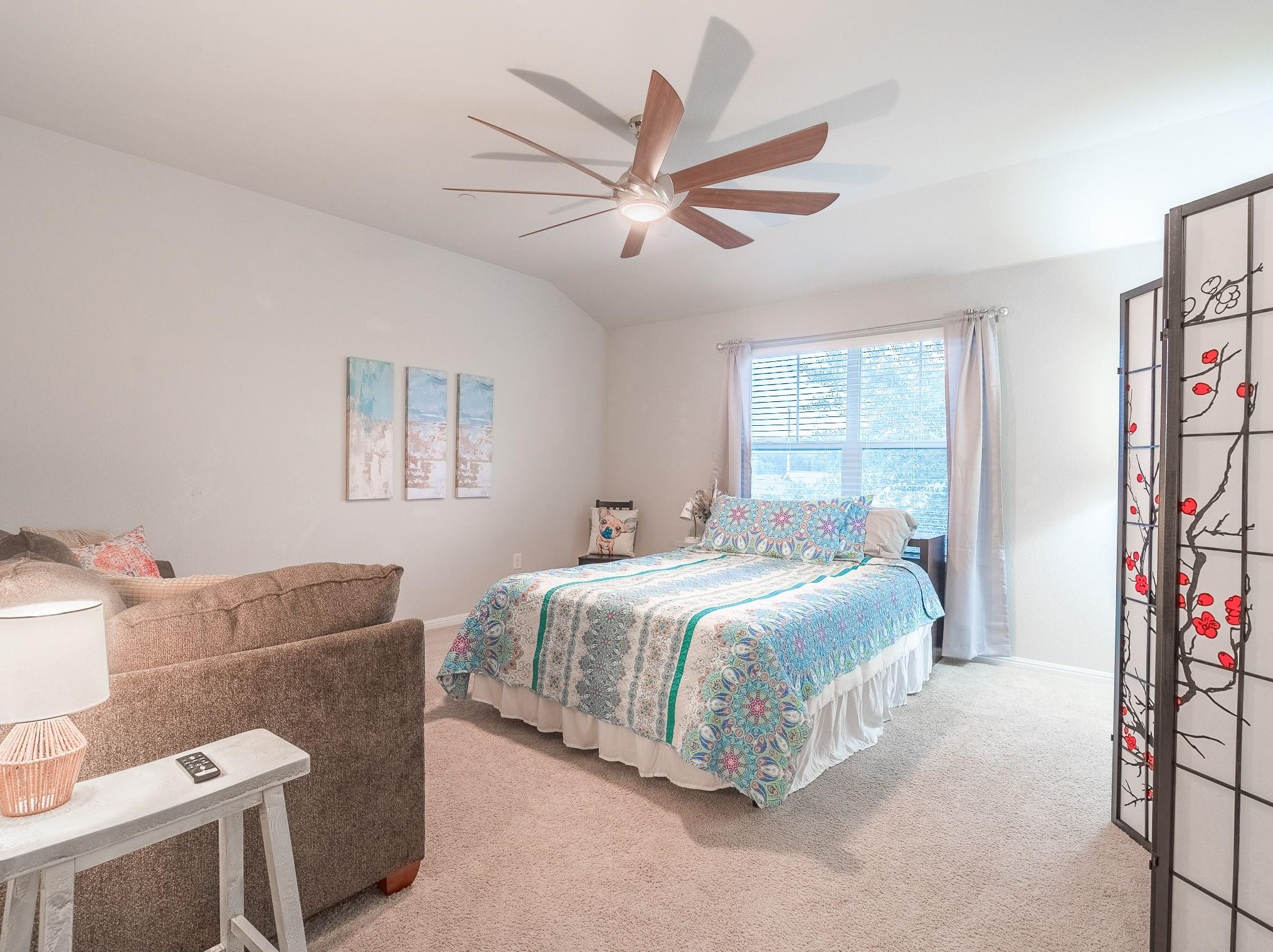 516 Slaughter Ln, Austin TX  78744-1661 exterior