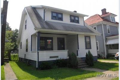 2306 Vaughan Ave - Photo 1