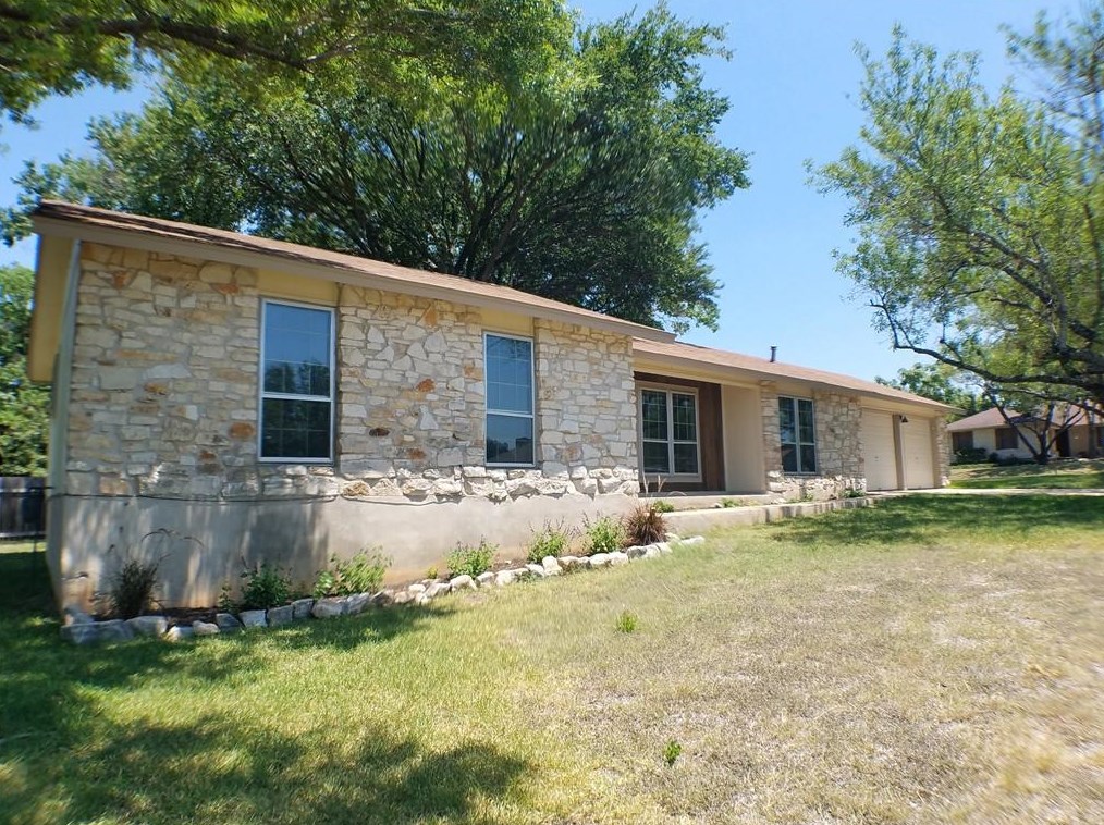 509 Stonebridge Dr, Round Rock TX  78681-3625 exterior