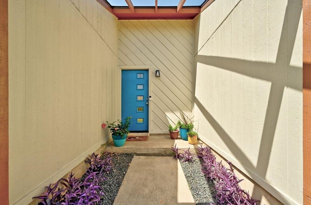 3809 Leafield Dr, Austin TX  78749-3216 exterior