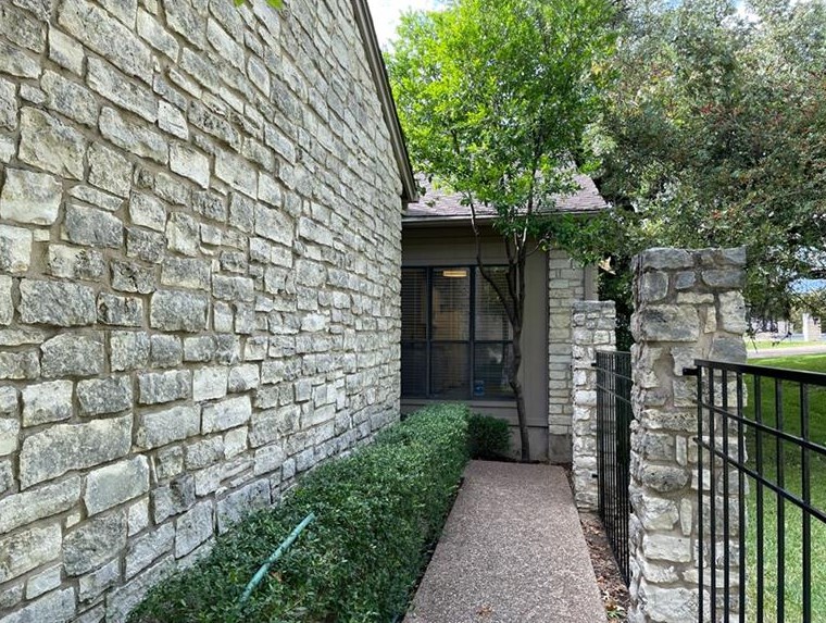 8006 Raintree Pl, Austin TX  78759-8643 exterior