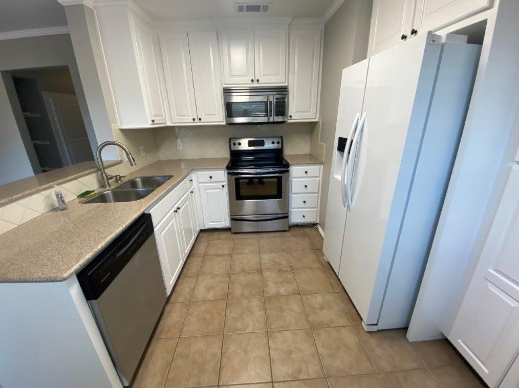 6209 Mountain Shadows Dr, Austin TX  78735-8039 exterior