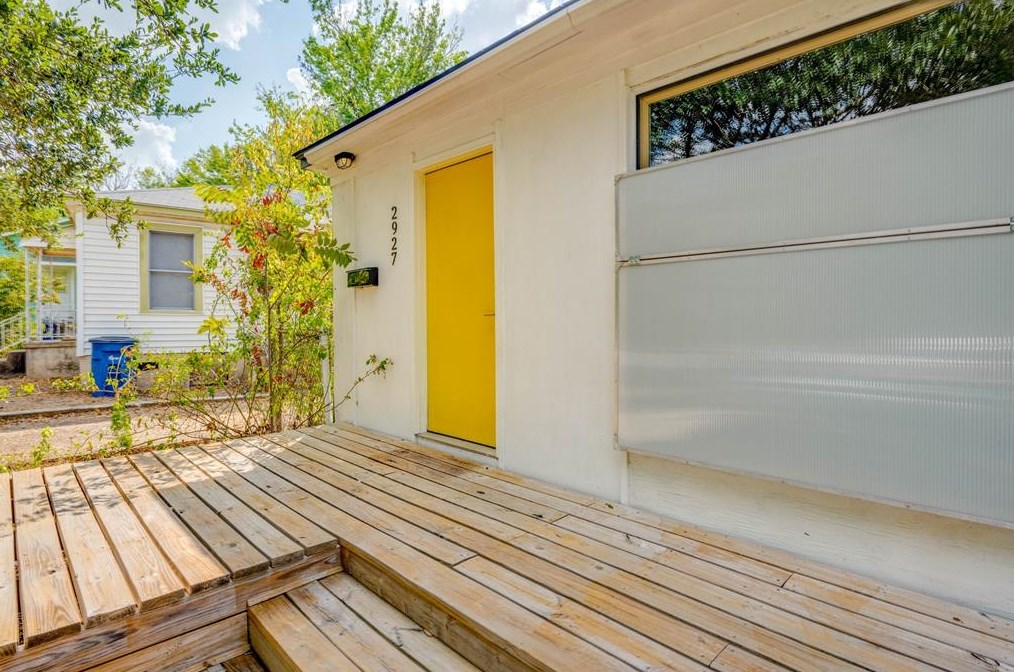 2927 Higgins St, Austin TX  78722-1408 exterior