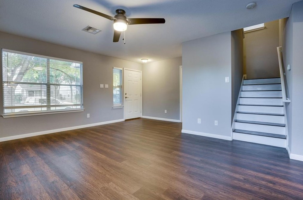 2312 Melissa Oaks Ln, Austin TX  78744-7960 exterior