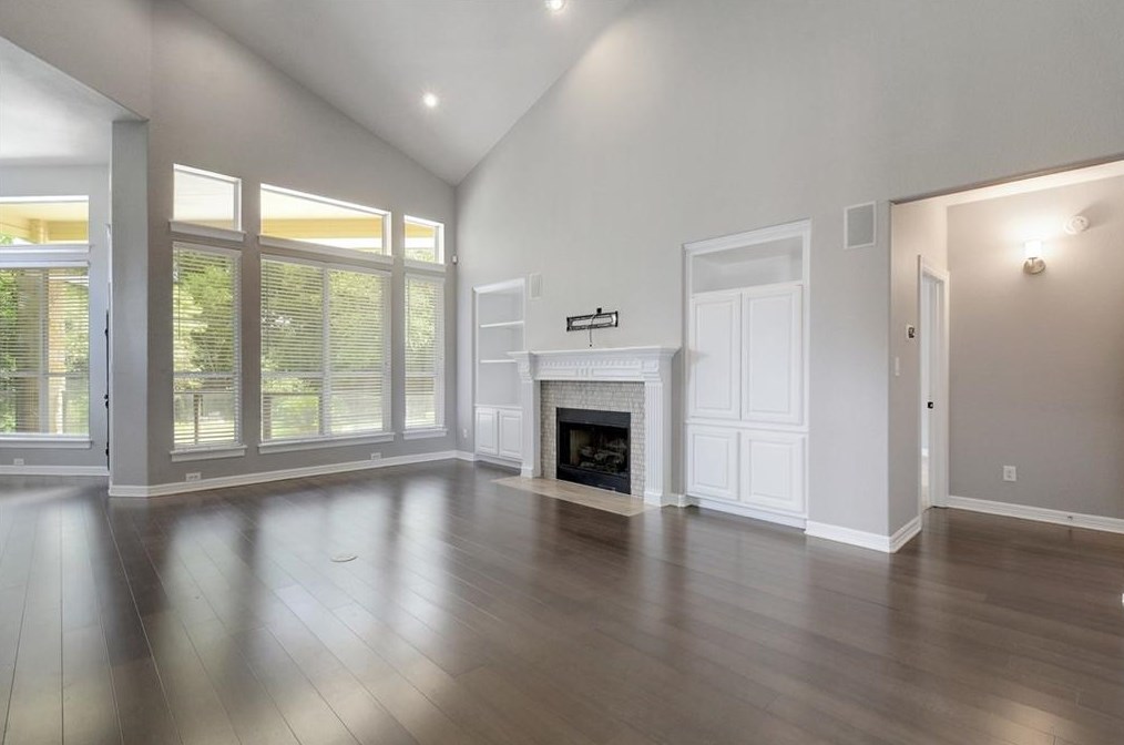 40 Lovegrass Ln, Austin TX  78745-2558 exterior