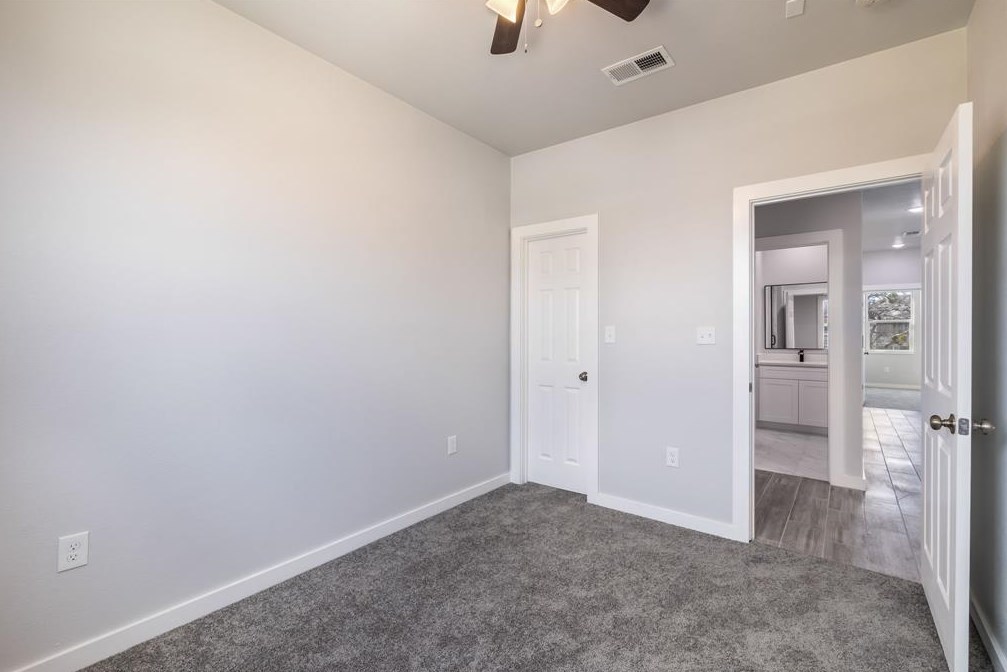 604 Kimbro St, Taylor TX  exterior