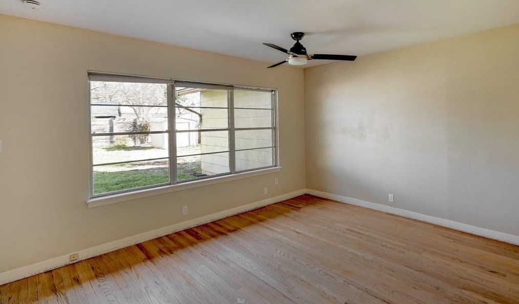 1304 Hillcrest Dr, Austin TX  78723-1847 exterior