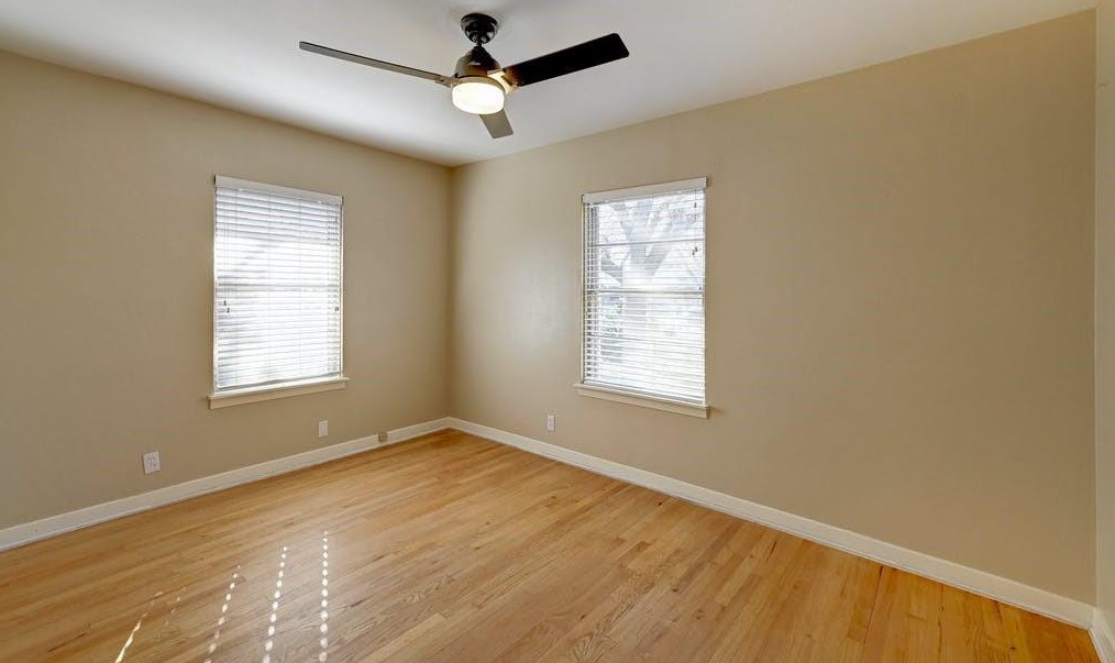 1304 Hillcrest Dr, Austin TX  78723-1847 exterior