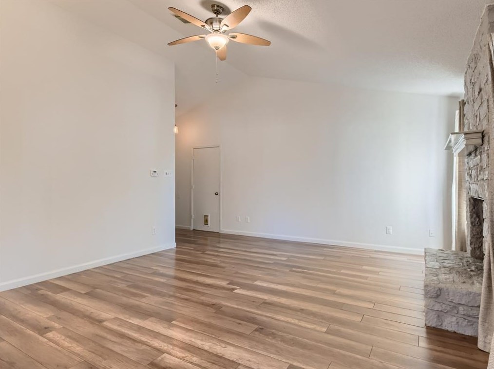 1013 Tensley Trl, Austin TX 78748-6489 exterior