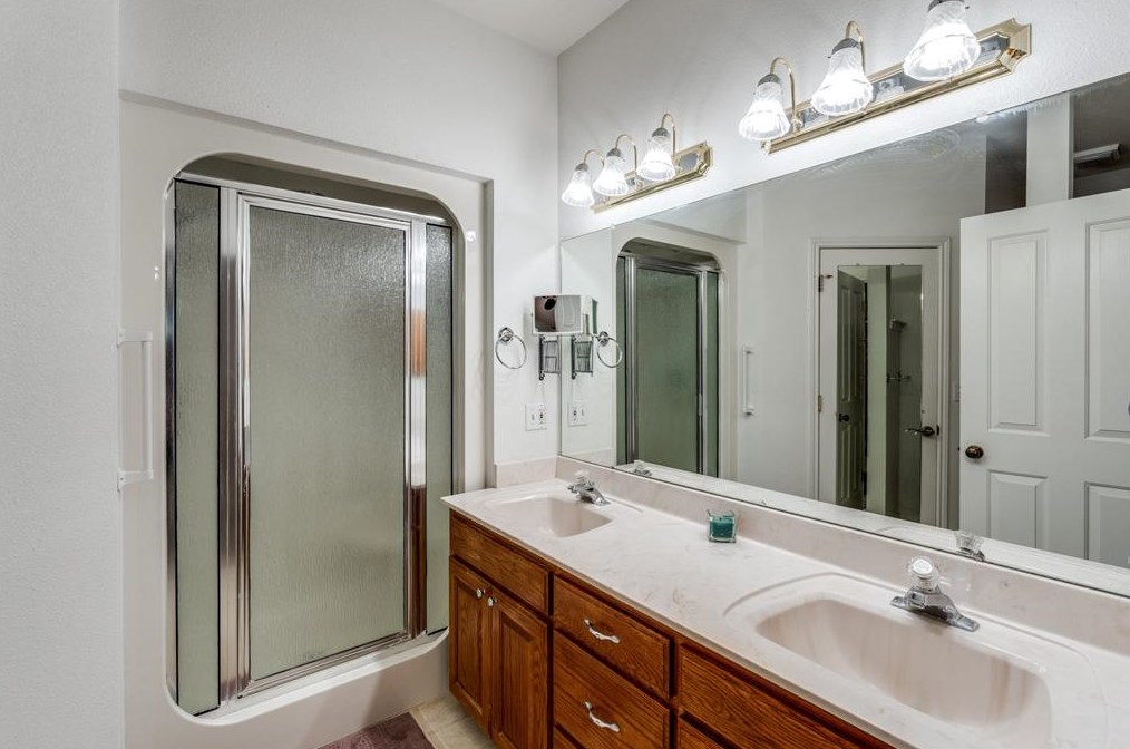 425 Oriole Trl, New Braunfels TX 78133-4119 exterior