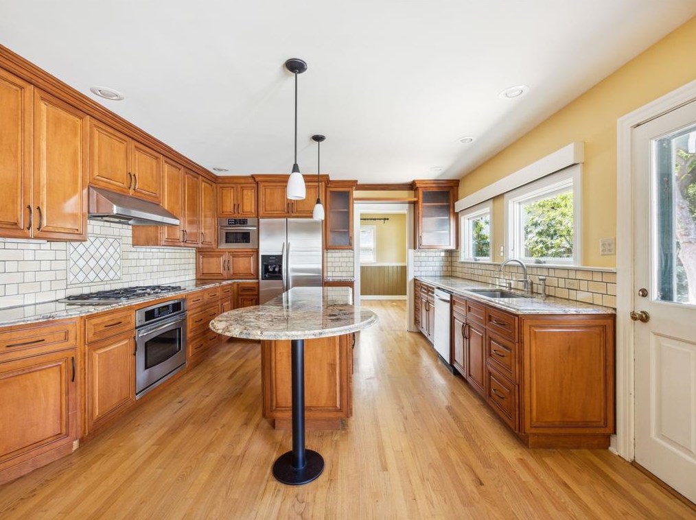 3310 Bowman Ave, Austin TX  78703-2309 exterior