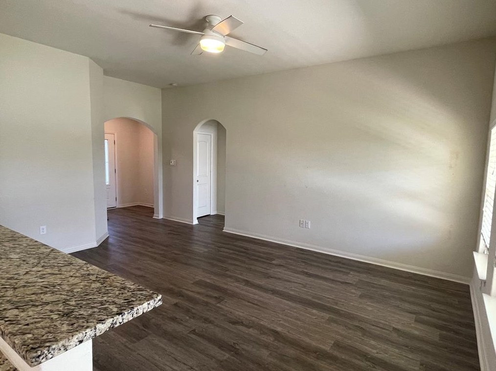 1531 Twin Estates Dr, Uhland TX  78640 exterior