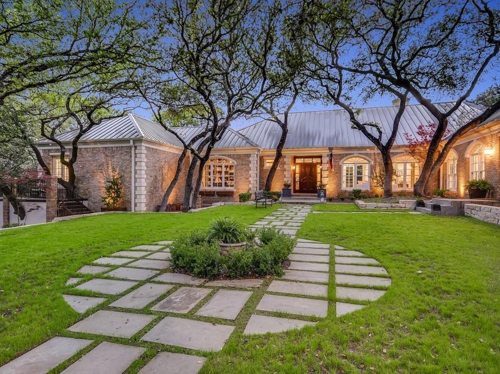 2956 Westlake Dr, Austin TX  78746-1948 exterior
