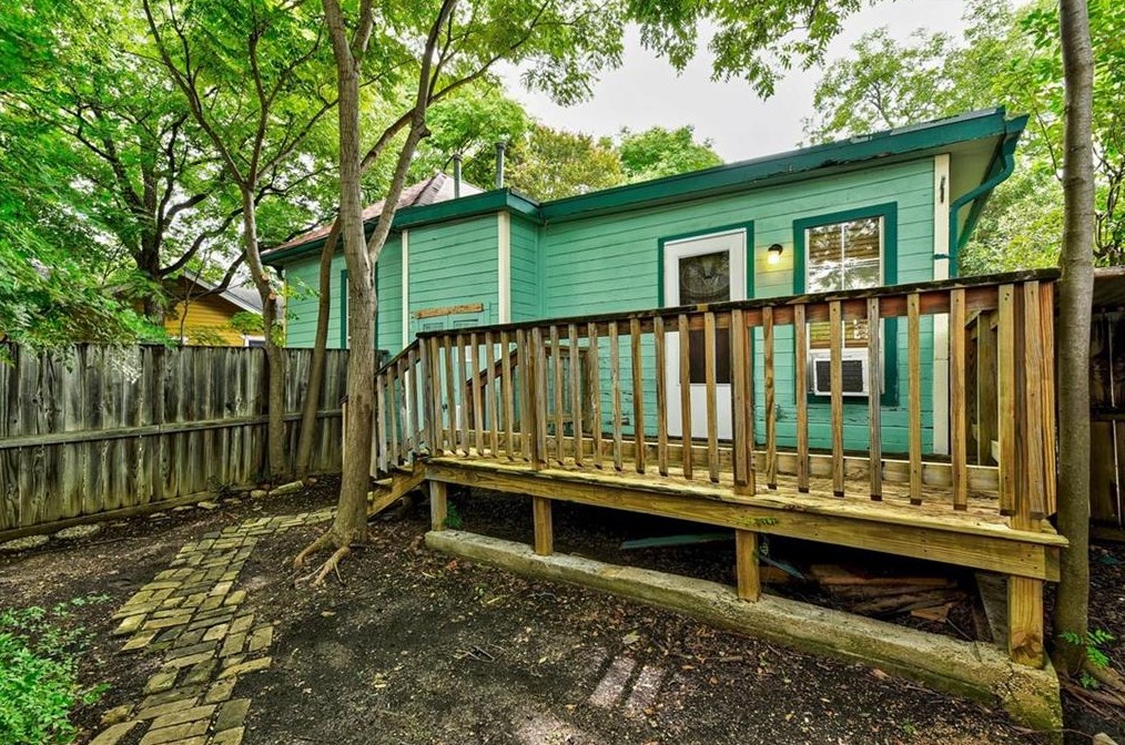 1606 Nickerson St, Austin TX  78704-3539 exterior