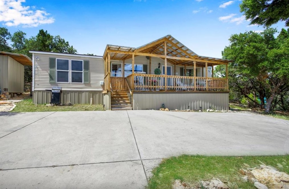 1502 Cyn Trce, New Braunfels TX  78133-2145 exterior