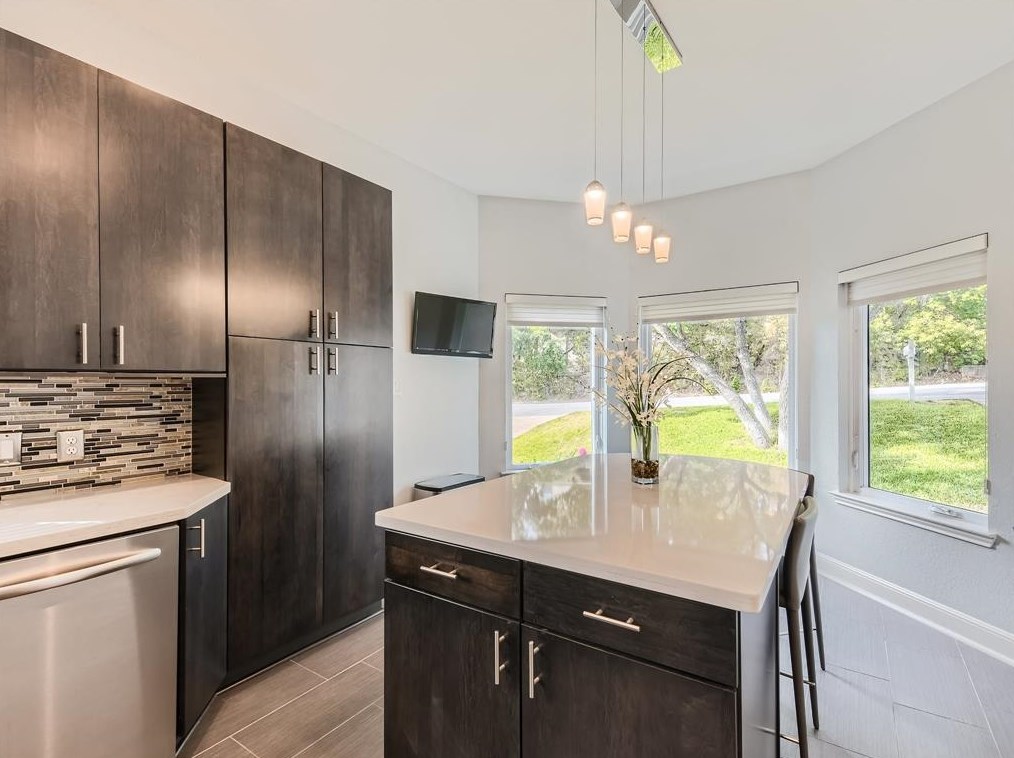 5809 Sandalwood Holw, Austin TX exterior