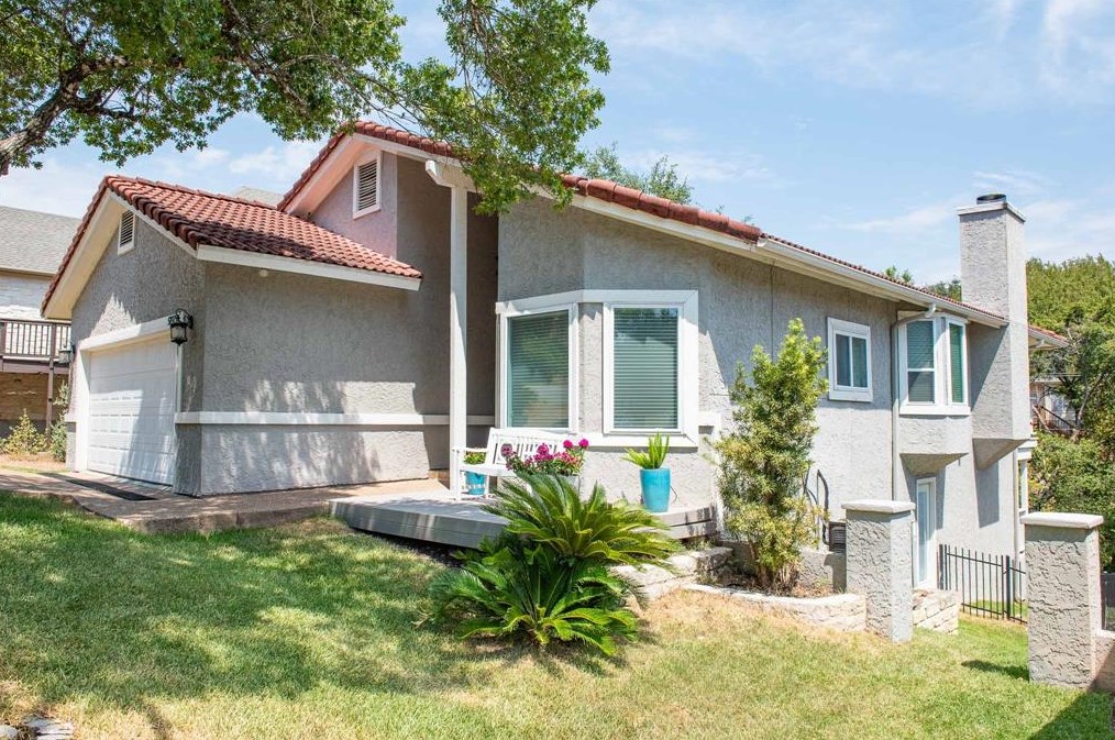 5809 Sandalwood Holw, Austin TX exterior