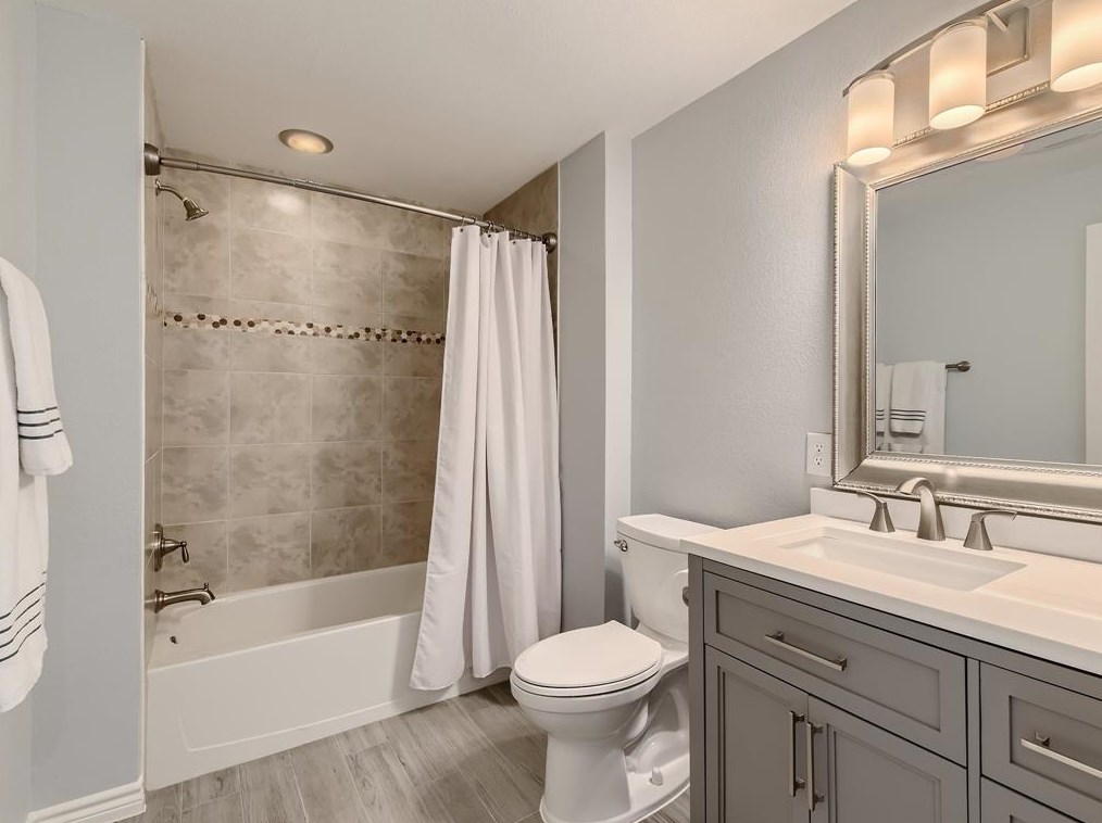 5809 Sandalwood Holw, Austin TX exterior