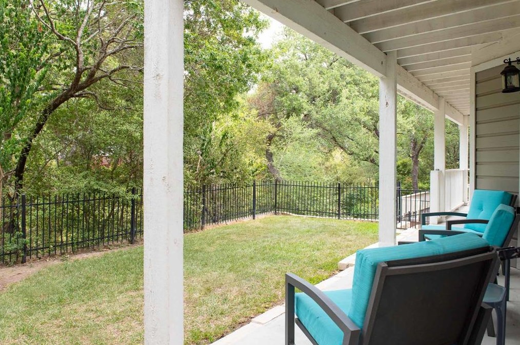 5809 Sandalwood Holw, Austin TX exterior