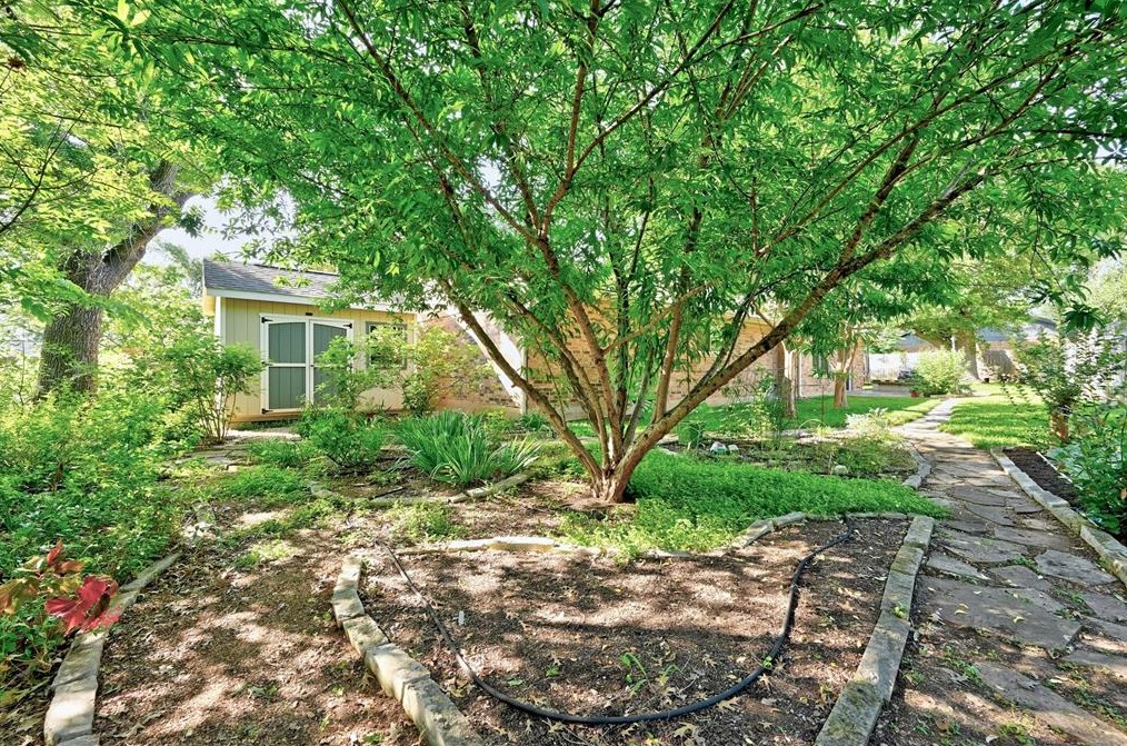 7208 Trce Chain Dr, Austin TX  78749-2141 exterior