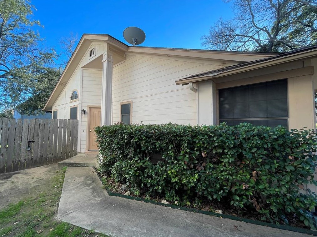 12805 Humphrey Dr, Austin TX  78729-7353 exterior