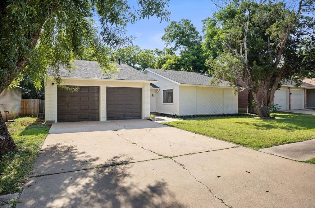 12113 Missel Thrush Ct, Austin TX  78750-2101 exterior