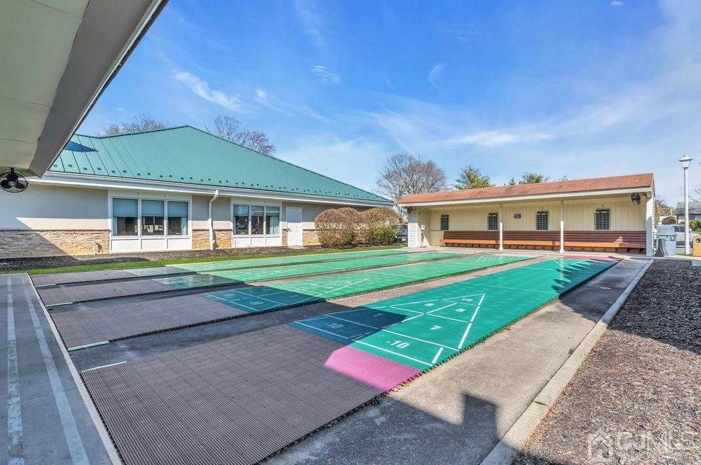 701 Croydon Rd, Monroe Twp NJ  08831-7211 exterior