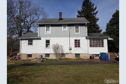 533 SE Edgar Avenue, South Plainfield, NJ 07080 - Photo 1