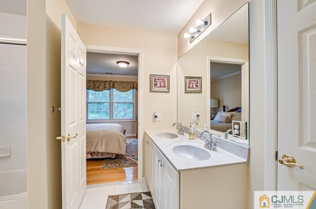 15 10 Eyck Pl, Edison NJ 08820-3223 exterior