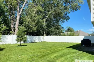 10 Markham Rd, Edison, NJ 08817 - Photo 23