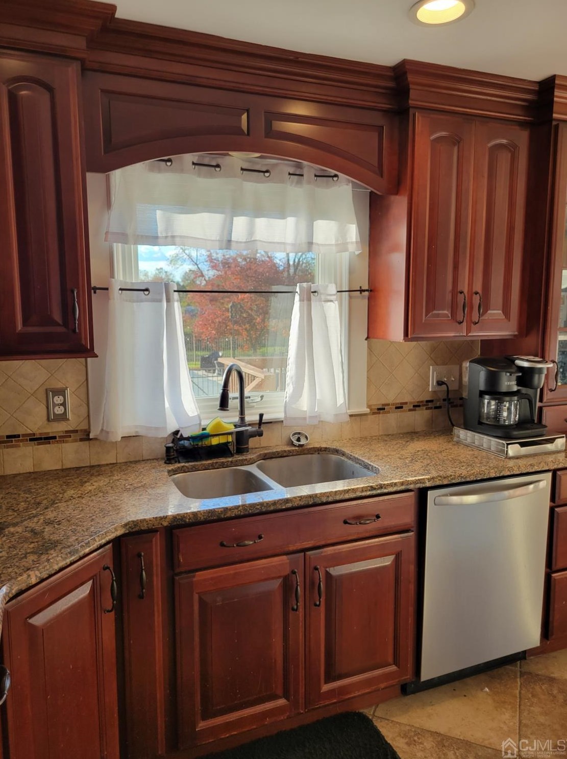 2 Groendyke Cir, Millstone Township NJ  08535-3812 exterior