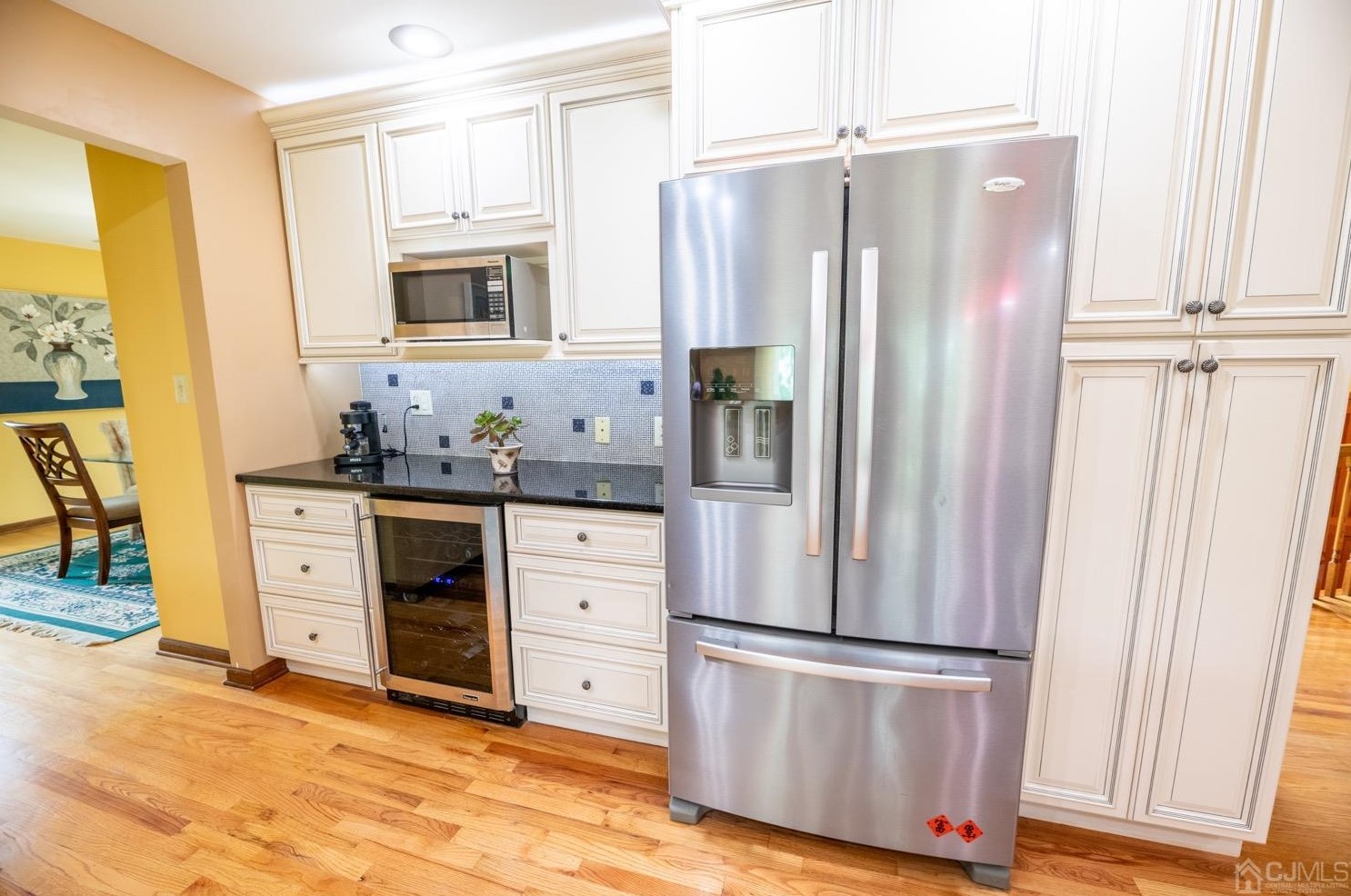 11 Sussex Ct, Edison NJ 08820-1756 exterior