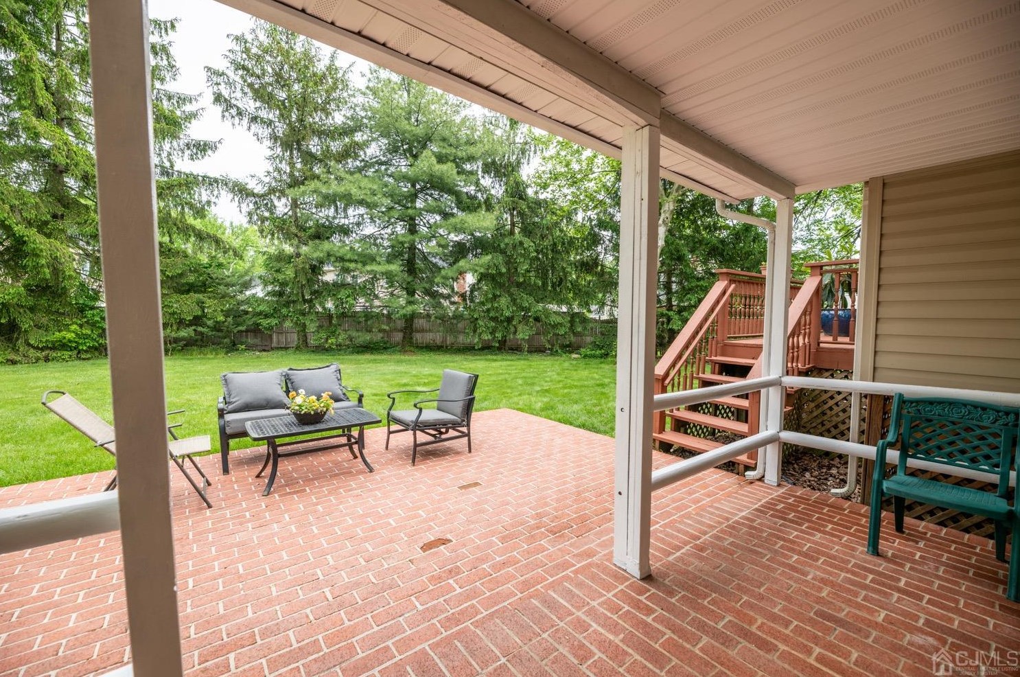 11 Sussex Ct, Edison NJ 08820-1756 exterior