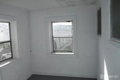 519 Roosevelt Avenue, Carteret, NJ 07008 - Photo 33