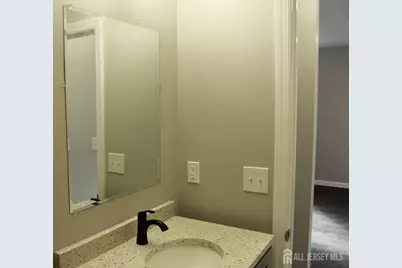 519 Roosevelt Avenue, Carteret, NJ 07008 - Photo 5