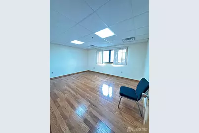 51 W Prospect Street, East Brunswick Township, NJ 08816 - Photo 9