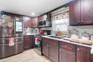381 Keene St, Perth Amboy, NJ 08861 - Photo 9