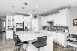 17 Landmark Rd, Monroe Township, NJ 08831 - Photo 9