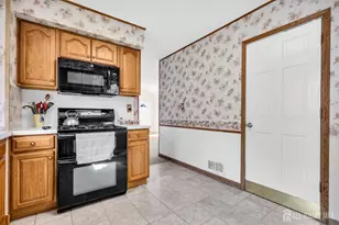 21 Luke St, Sayreville, NJ 08879 - Photo 11