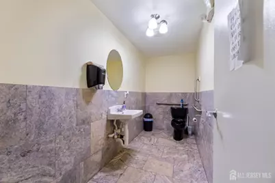 385 State Route 18 Highway, East Brunswick Township, NJ 08816 - Photo 21