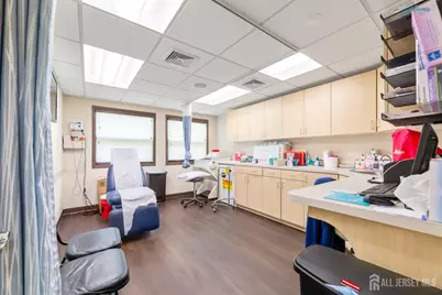 385 State Route 18 Highway, East Brunswick Township, NJ 08816 - Photo 11